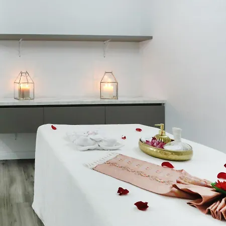 Ξενοδοχείο με διαμερίσματα Louis 3*