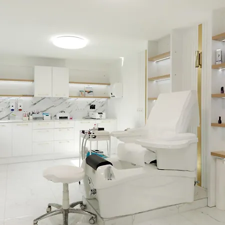 Ξενοδοχείο με διαμερίσματα Louis