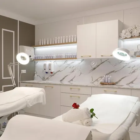 Ξενοδοχείο με διαμερίσματα Louis